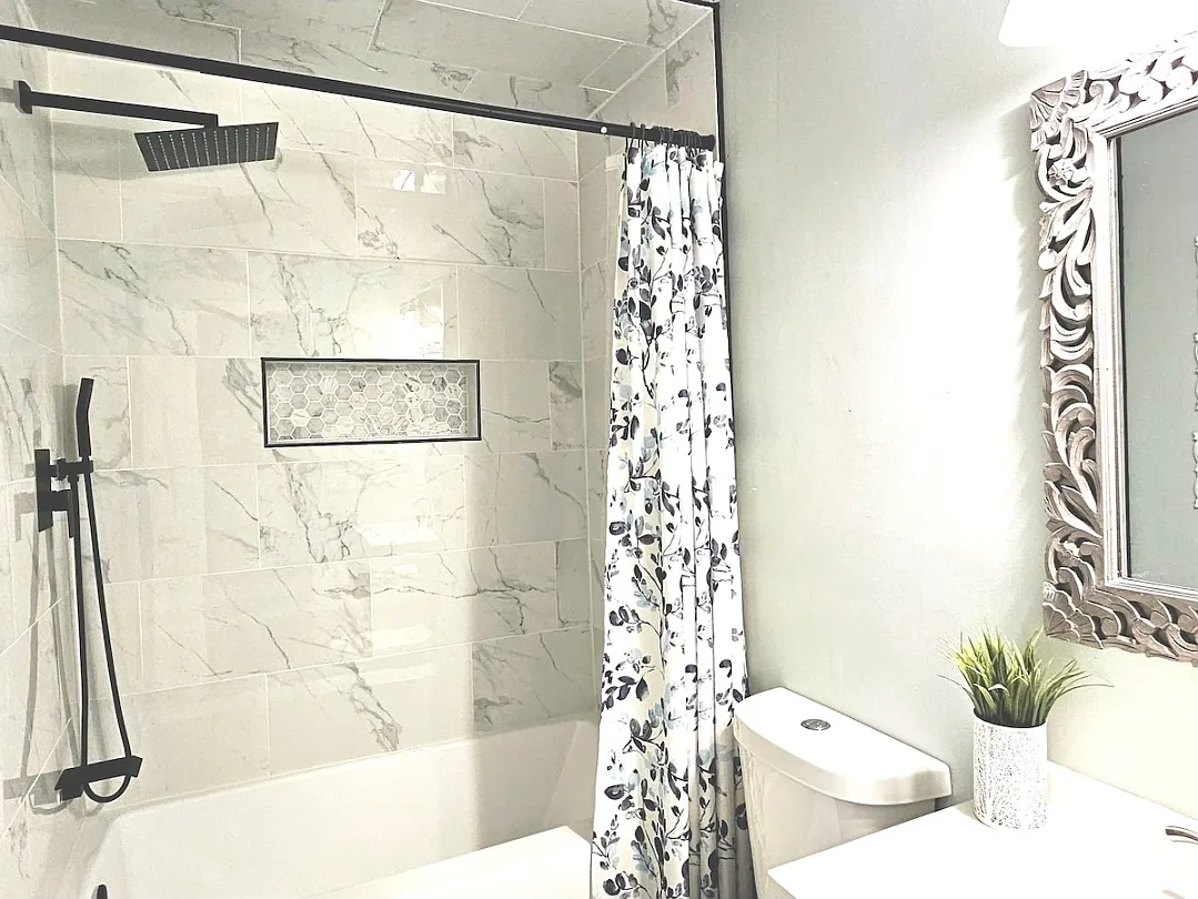 8730 Thomas Dr — Photo 2