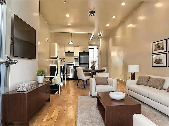 2nd image of 233 Jefferson St APT 1R