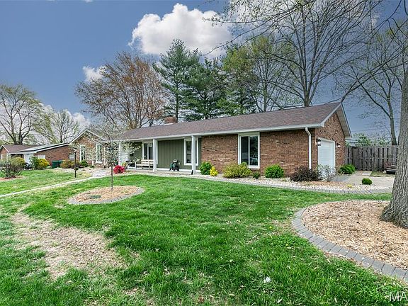 3rd image of 1410 Desoto Dr