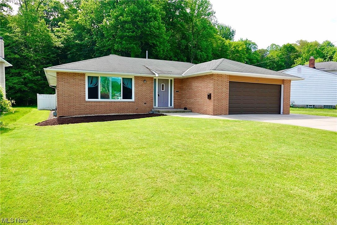 1639 Windsor Dr, Mayfield Heights, OH 44124 Zillow
