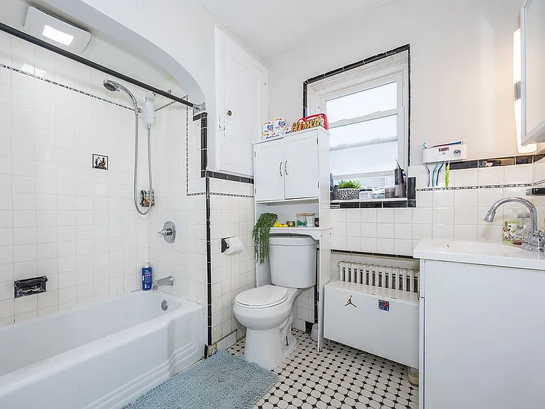 81 Chestnut St #2 — Photo 6
