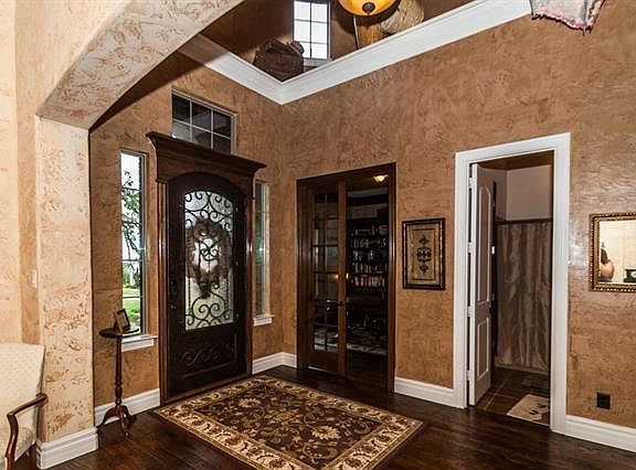 4th image of 432 Monarch Hill Ct
