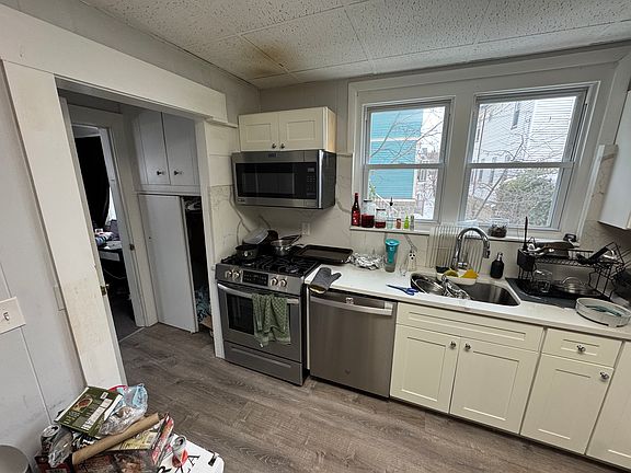 3rd image of 11 Burnham St #1L