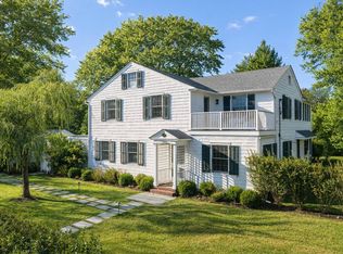 5 Hulse St, Bellport Village, NY 11713