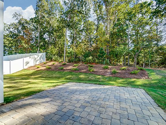 These photos are representative of this floor plan, but all options may not be available in every co