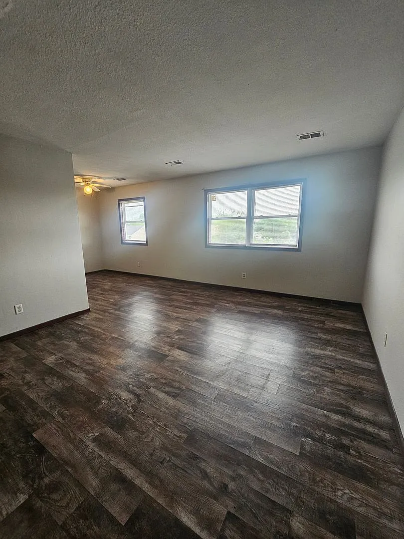 710 W 63rd St. — Photo 3