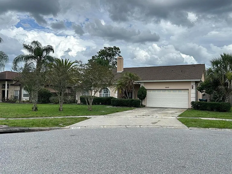 11942 Frieth Dr — Photo 2