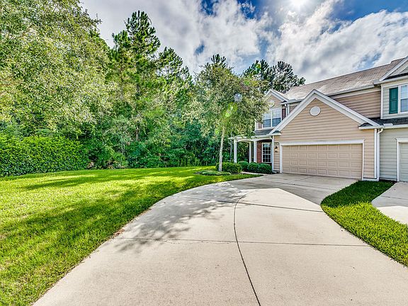 4th image of 3851 Lionheart Dr