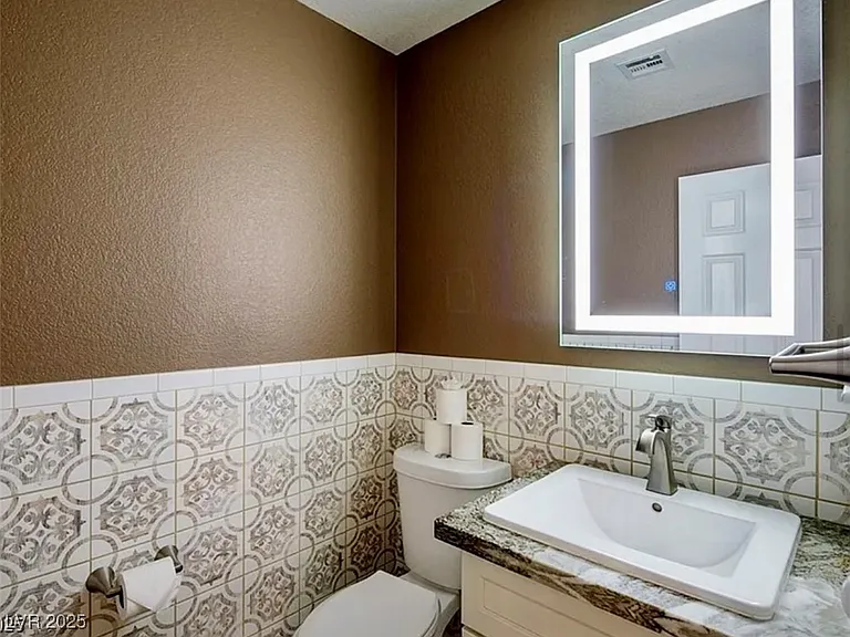 7469 Thornsby Ct — Photo 11