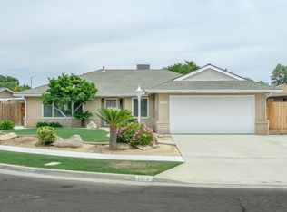 6076 N Knoll Ave, Fresno, CA