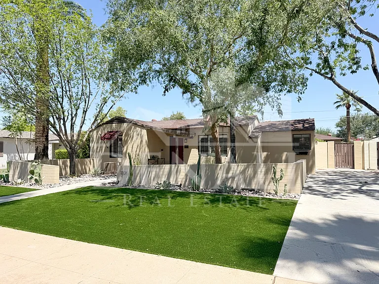 1326 W Palm Ln — Photo 2