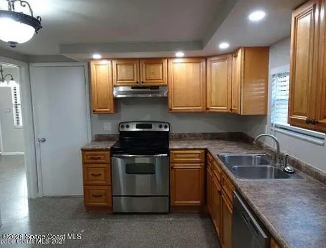 715 Clarke Ave — Photo 8