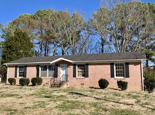 512 Tinsley Ln, Columbia, TN 38401