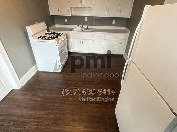 3rd image of 215 1/2 S Madison Ave