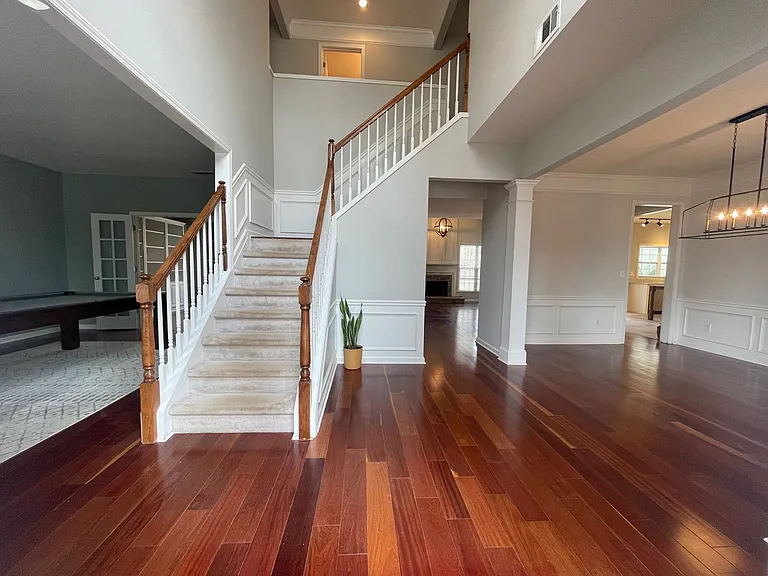 11310 Crossington Rd — Photo 4