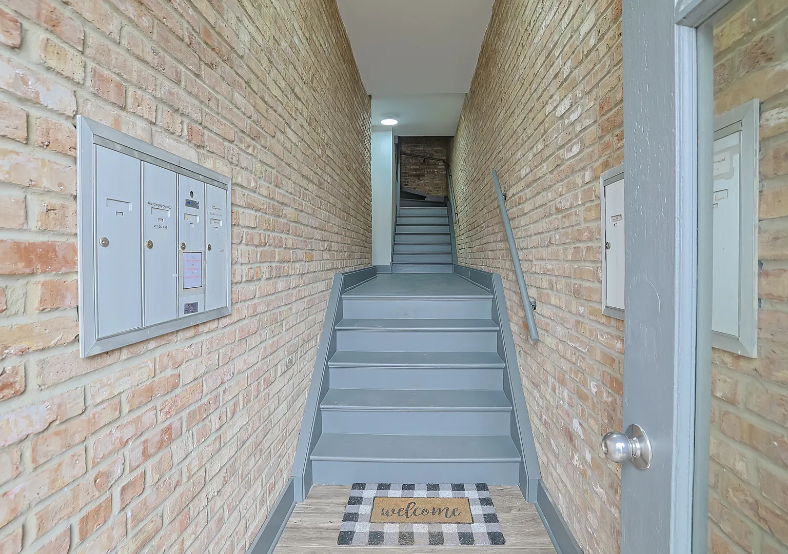2 bed, 1300 sqft, $2,100 — Photo 2