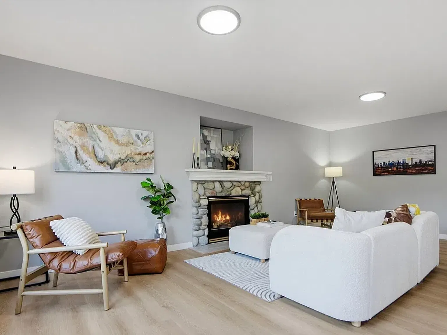 4 bed, 2035 sqft, $4,150 — Photo 3