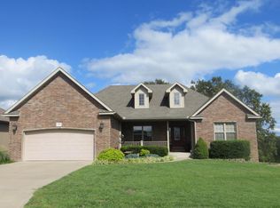 834 Fox Hill Rd, Marshfield, MO 65706