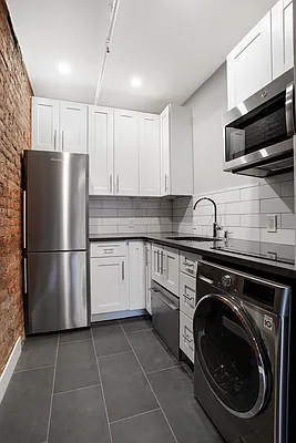 Rented by Cooper & Cooper Real Estate | media 2