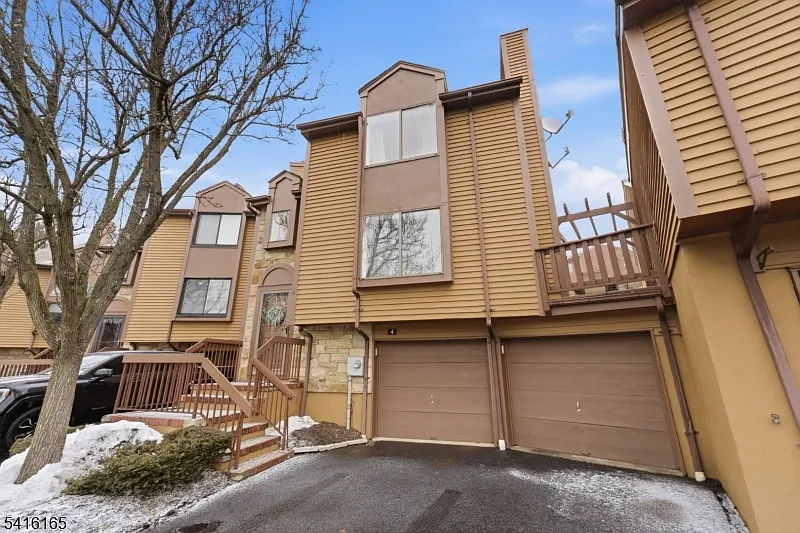 4 Faesch Ct photo 1