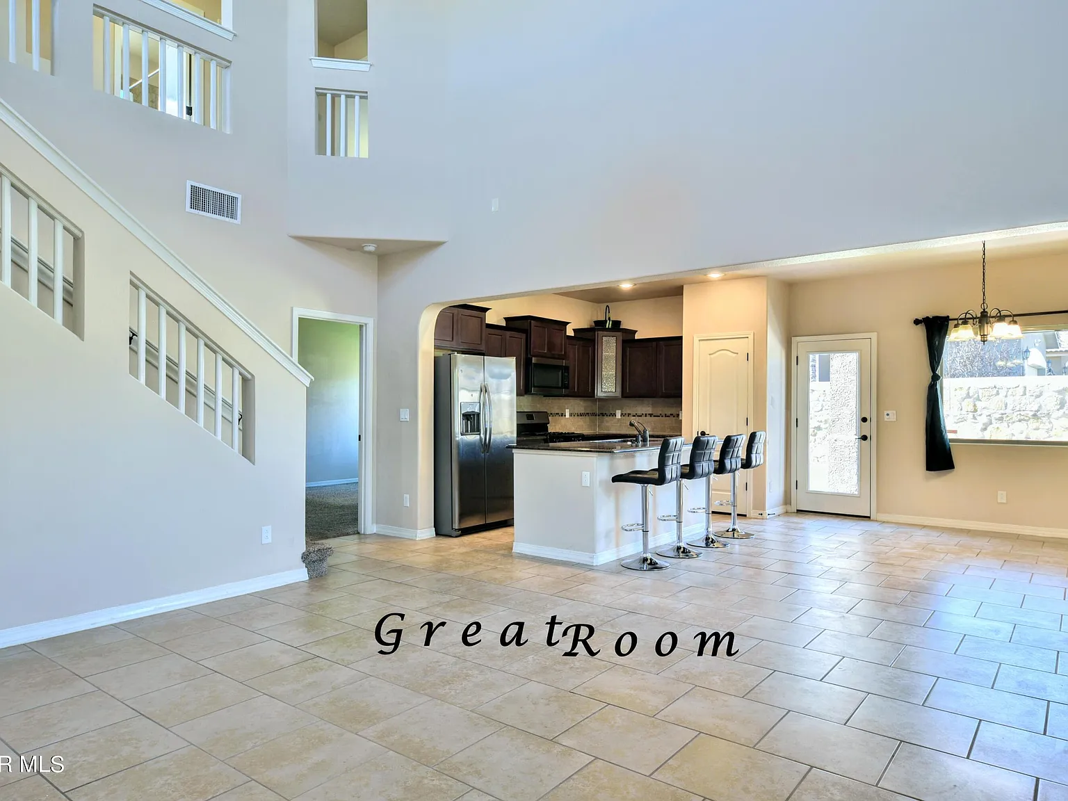 3 bed, 2.5 bath, 2309 sqft, $2,130 — Photo 3