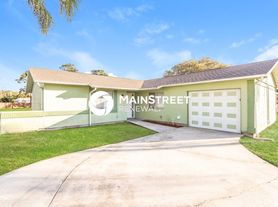 453 Ralwood Ln NE, Palm Bay, FL