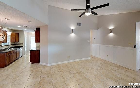 5th image of 826 Meadow Arbor Ln