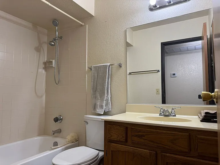 454 Riverfront Dr #204 — Photo 15