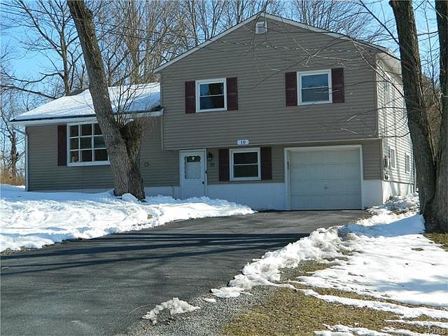 1st image of 10 Blossom Ln