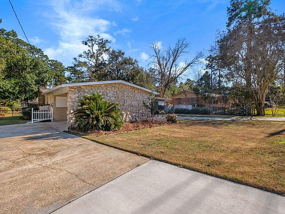 3rd image of 1107 Richview Rd