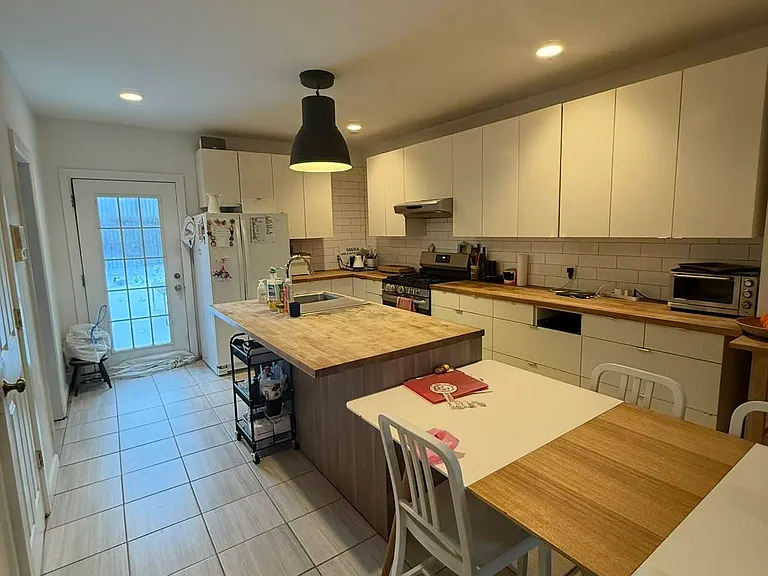 298 Van Brunt St #1 — Photo 12
