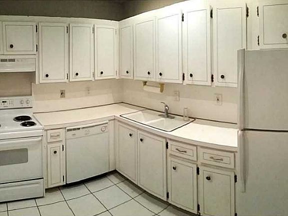 4th image of 2180 NE 67th St APT 710