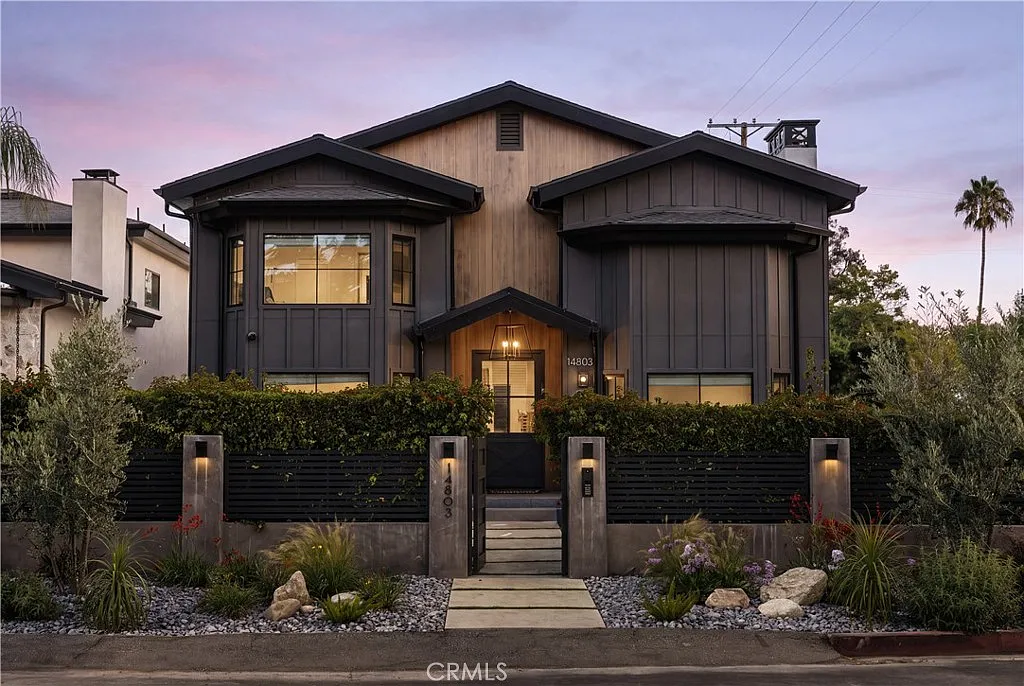 5 bed, 4.5 bath, 3655 sqft, $16,000 — Photo 1