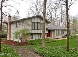 2631 Cascade Springs Dr SE, Grand Rapids, MI 49546