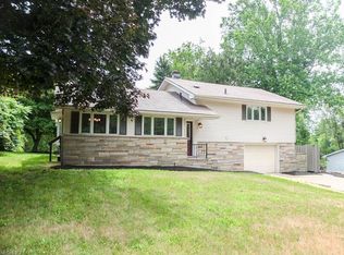 186 Parker Ln, Tallmadge, OH 44278