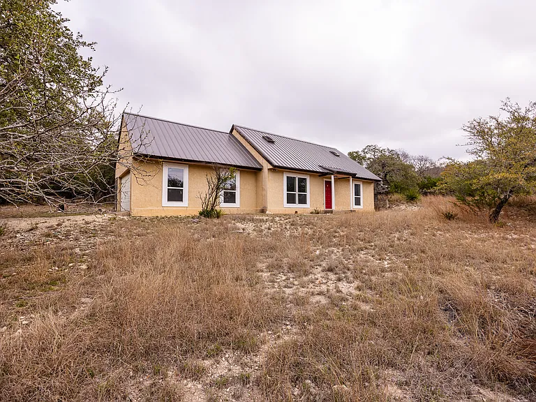 138 Hobson Ln — Photo 18