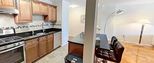 2 Hawthorne Pl Photo 1