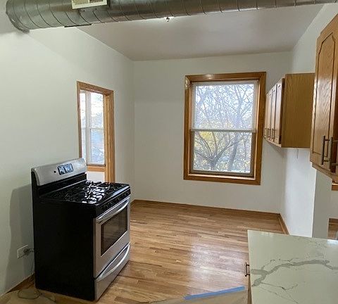 4th image of 3431 W Hirsch St #2W