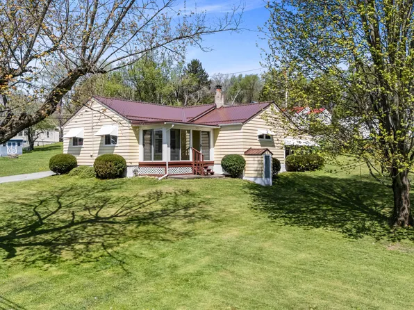 3303 Smithtown Rd, Falls Creek, PA 15840