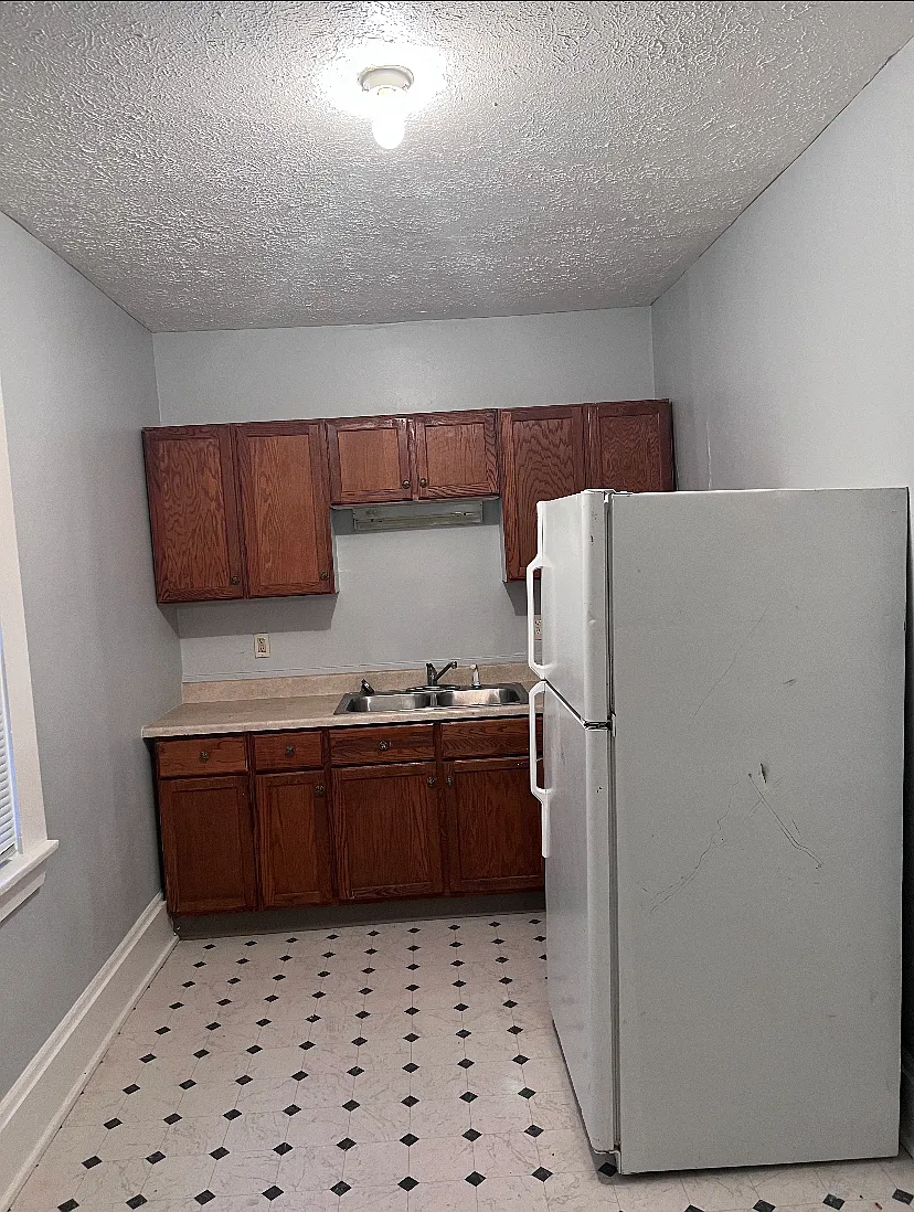 2 bed, $850 — Photo 1