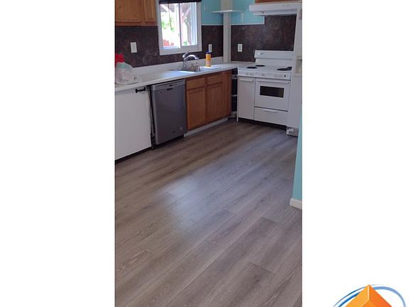 4th image of 61 Kennard Dr