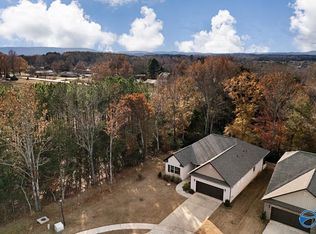 120 Grove Hill Cir, New Market, AL 35761