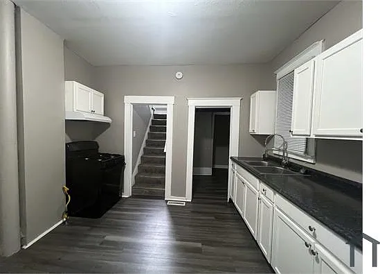 1390 W Woodruff Ave — Photo 9