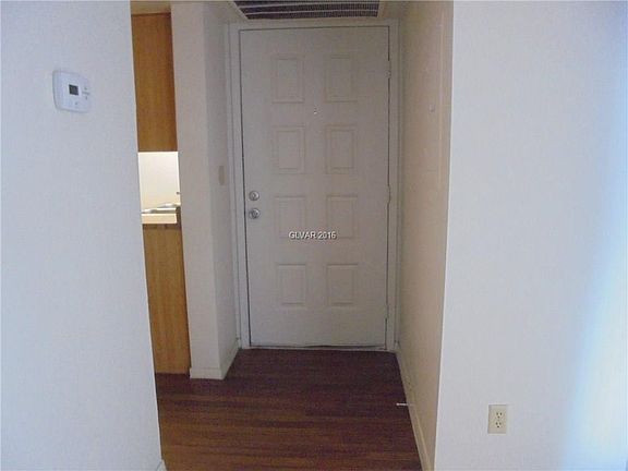 3rd image of 2961 Country Manor Ln APT 132