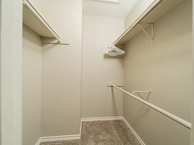 2640 Gwendolyn Ln #B — Photo 13