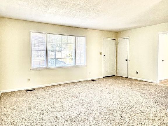 3rd image of 812 Bedrock Dr