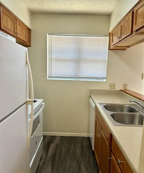 3005B Parker Ln #B — Photo 4