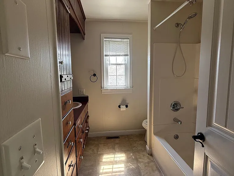4056 E Newport Rd — Photo 11