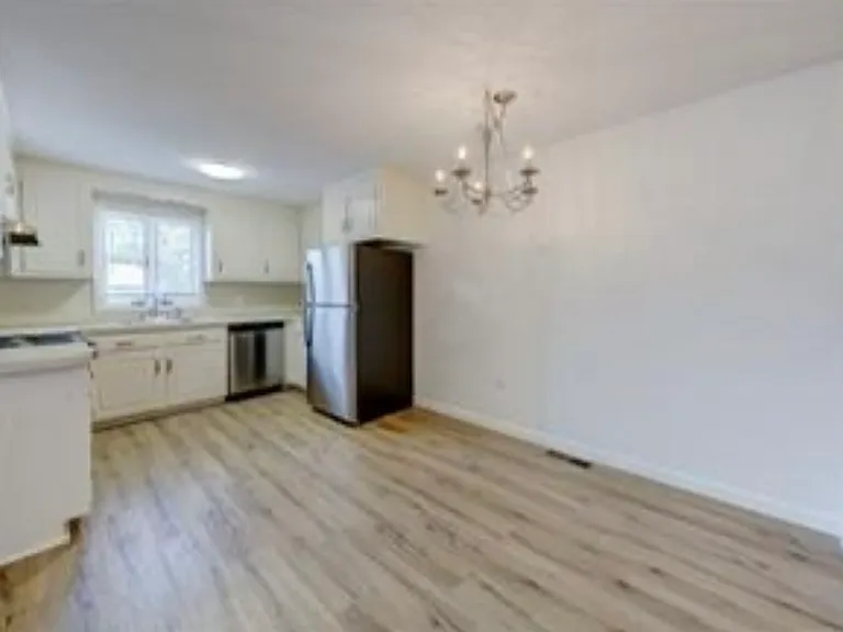 54 Oak St #11 — Photo 8