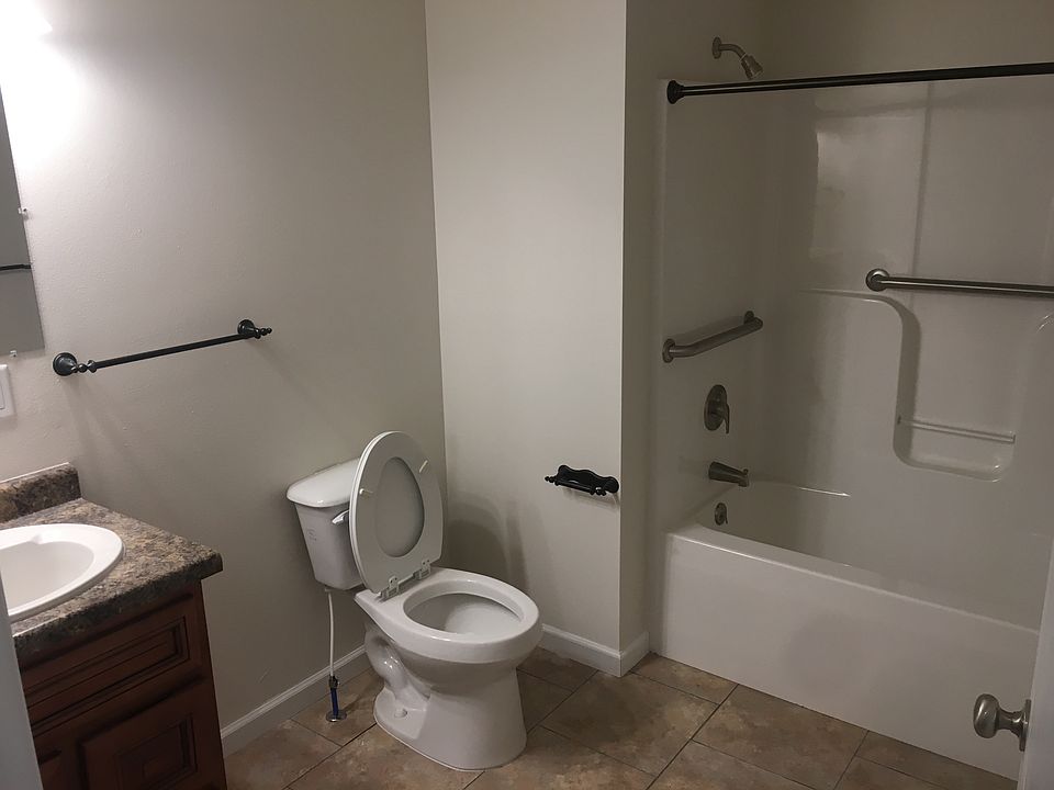 2nd bathroom
